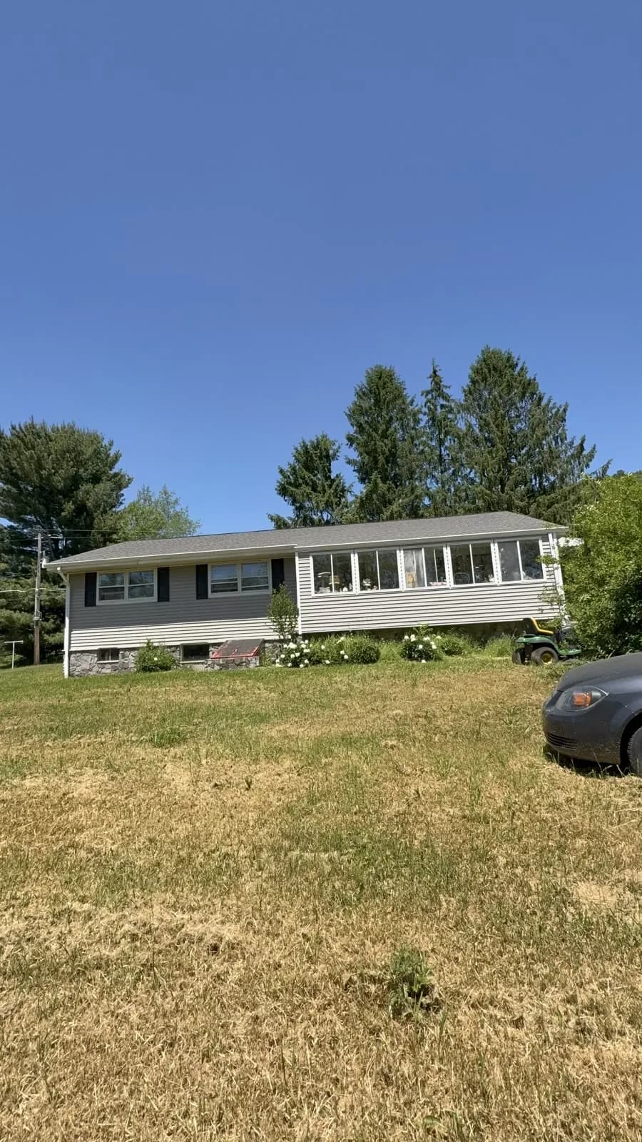 Foto de 1779 Whites Ferry Rd, Falls, PA 18615