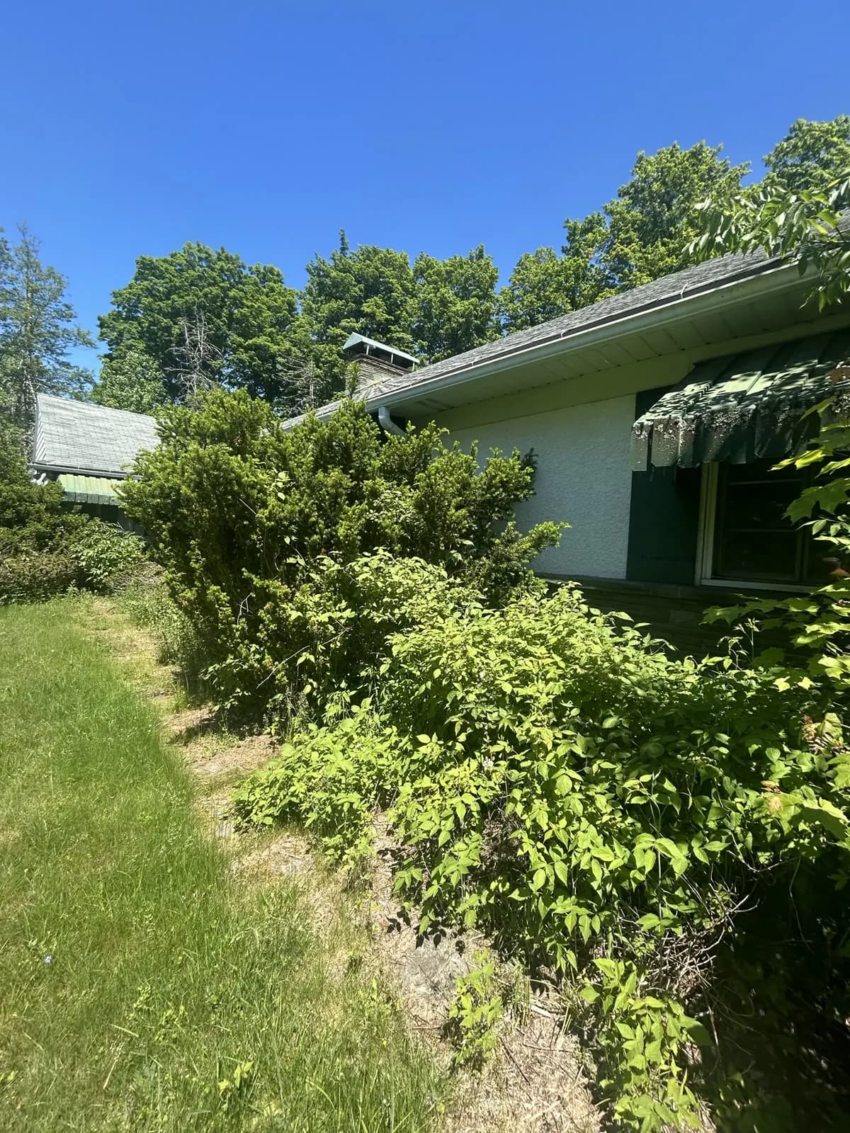 Photo 2 of 352 Maple Lake Rd, Moscow, PA 18444
